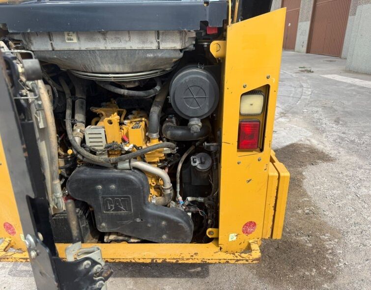 CATERPILLAR  262D3 